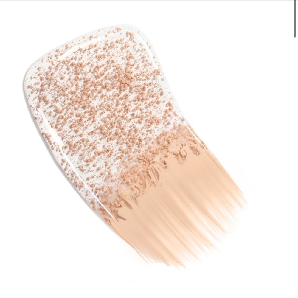 Chanel Les Beiges Water Tint in shade Light